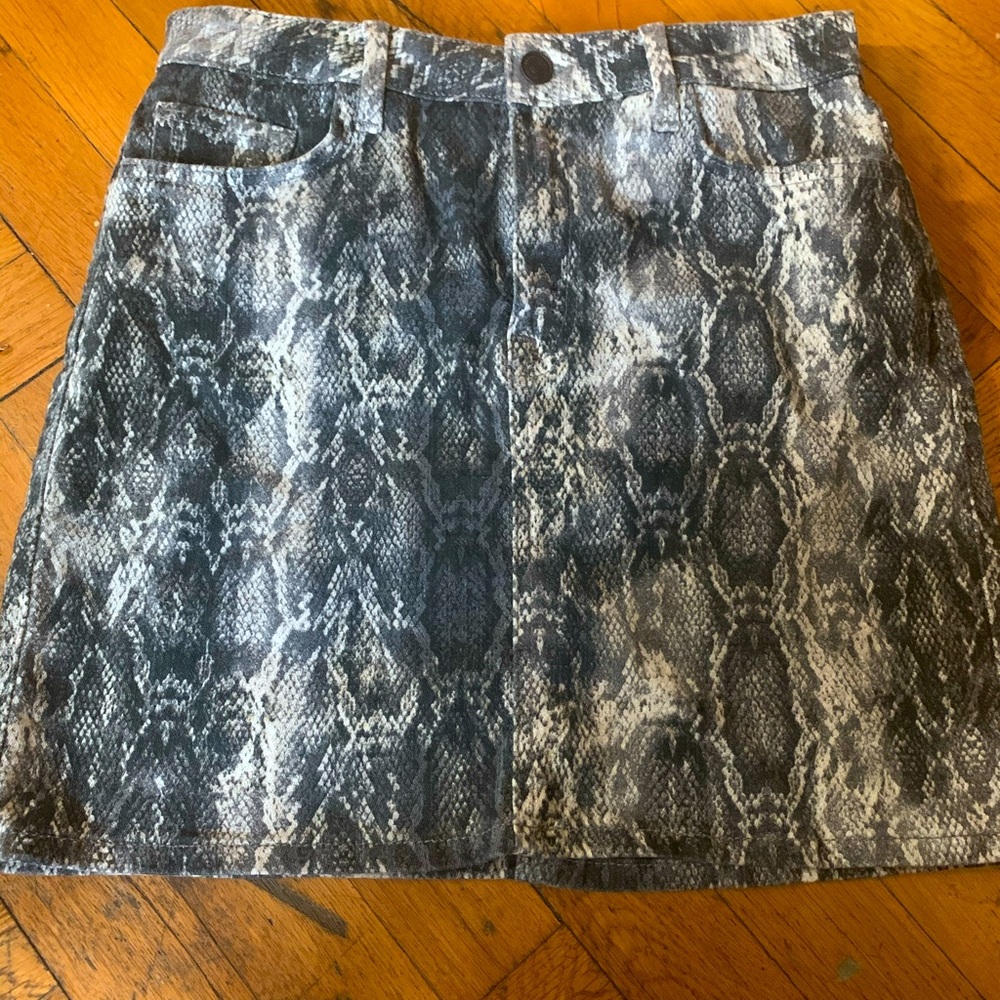 Snakeskin mini skirt by Zara Basic size small